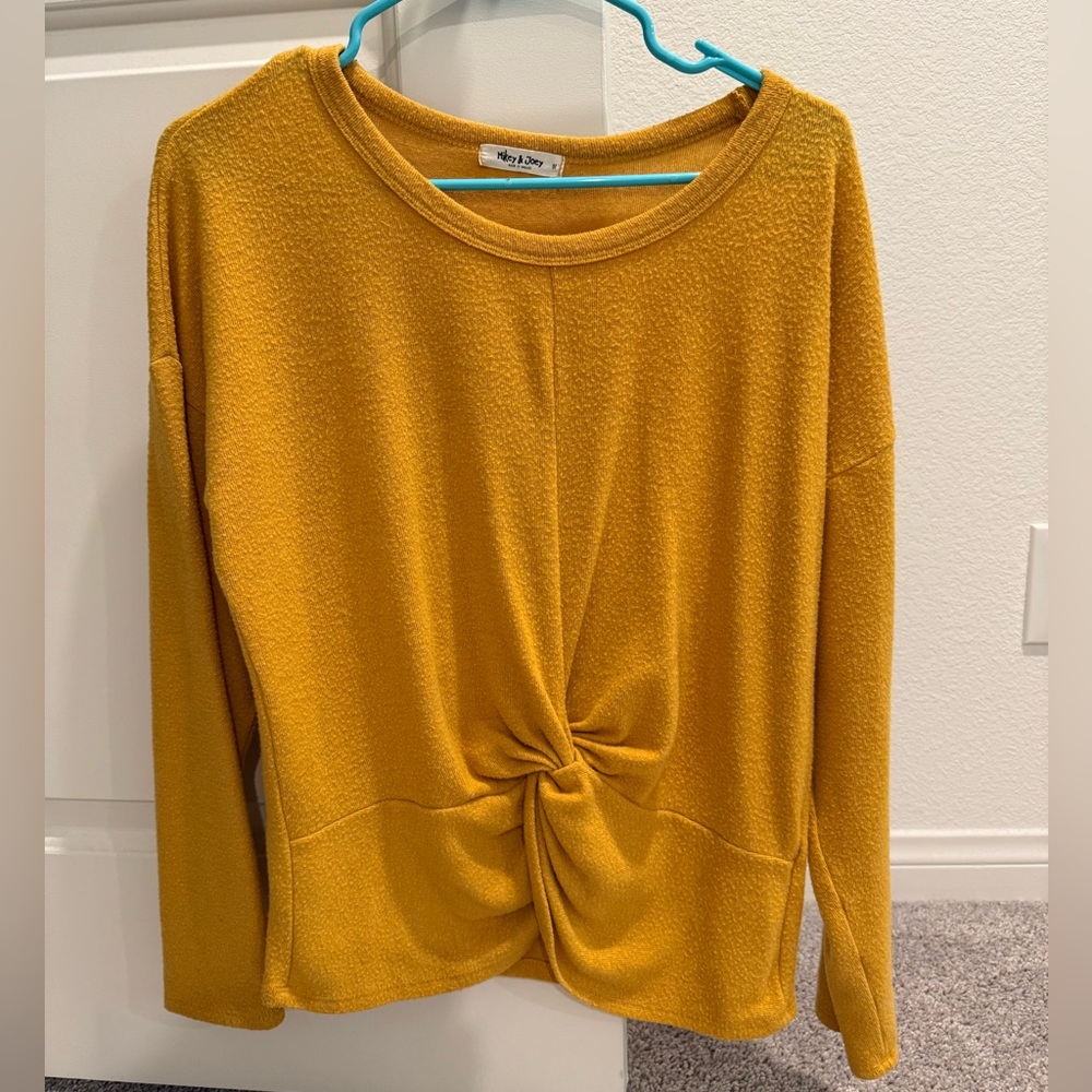 Women’s Mustard Yellow Twist-Knotted sweater, size Medium.